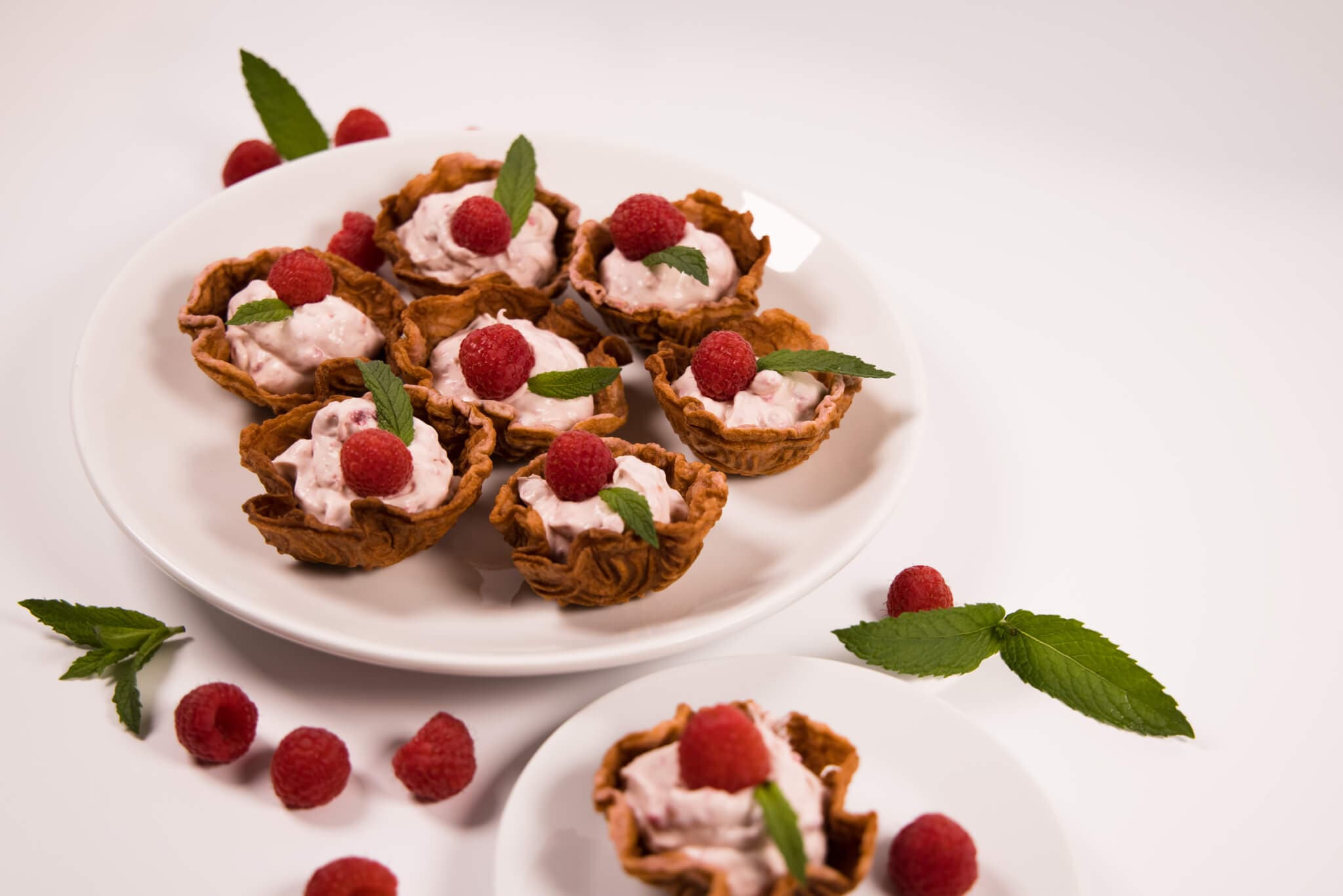 Raspberry Mascarpone Cookie Baskets