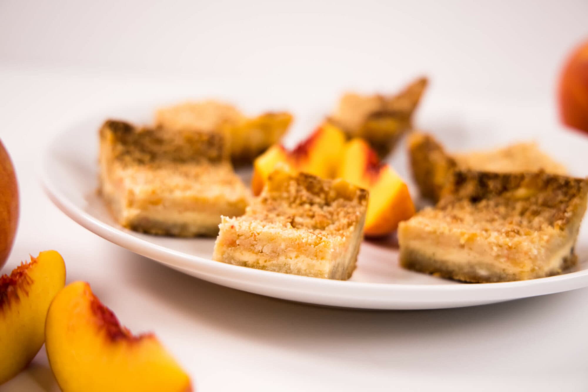 peaches and cream crumb bars