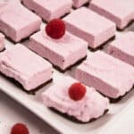 no-bake raspberry cheesecake bars